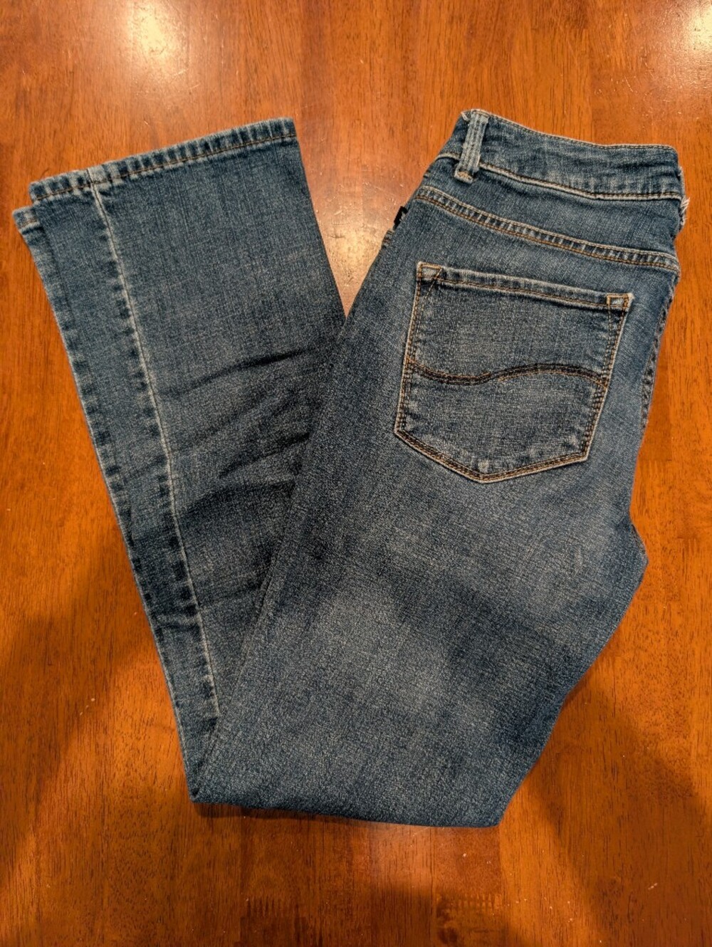 Lee Women's Curvy Fit Bootcut Jeans, Size 6, Blue Medium Wash, Stretch Mid-Rise